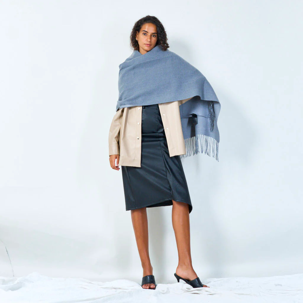 Classic solid color scarf with fringe