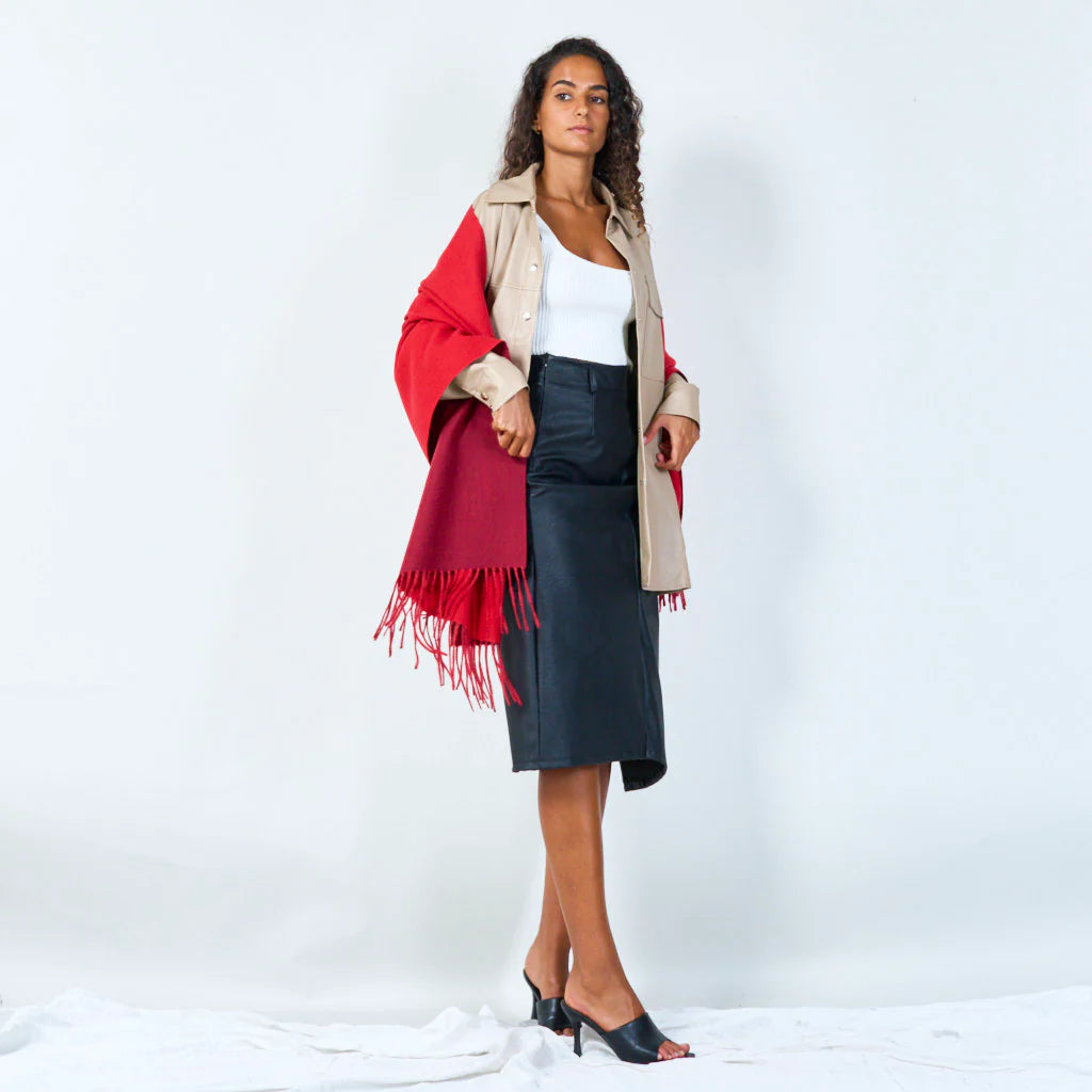Classic solid color scarf with fringe