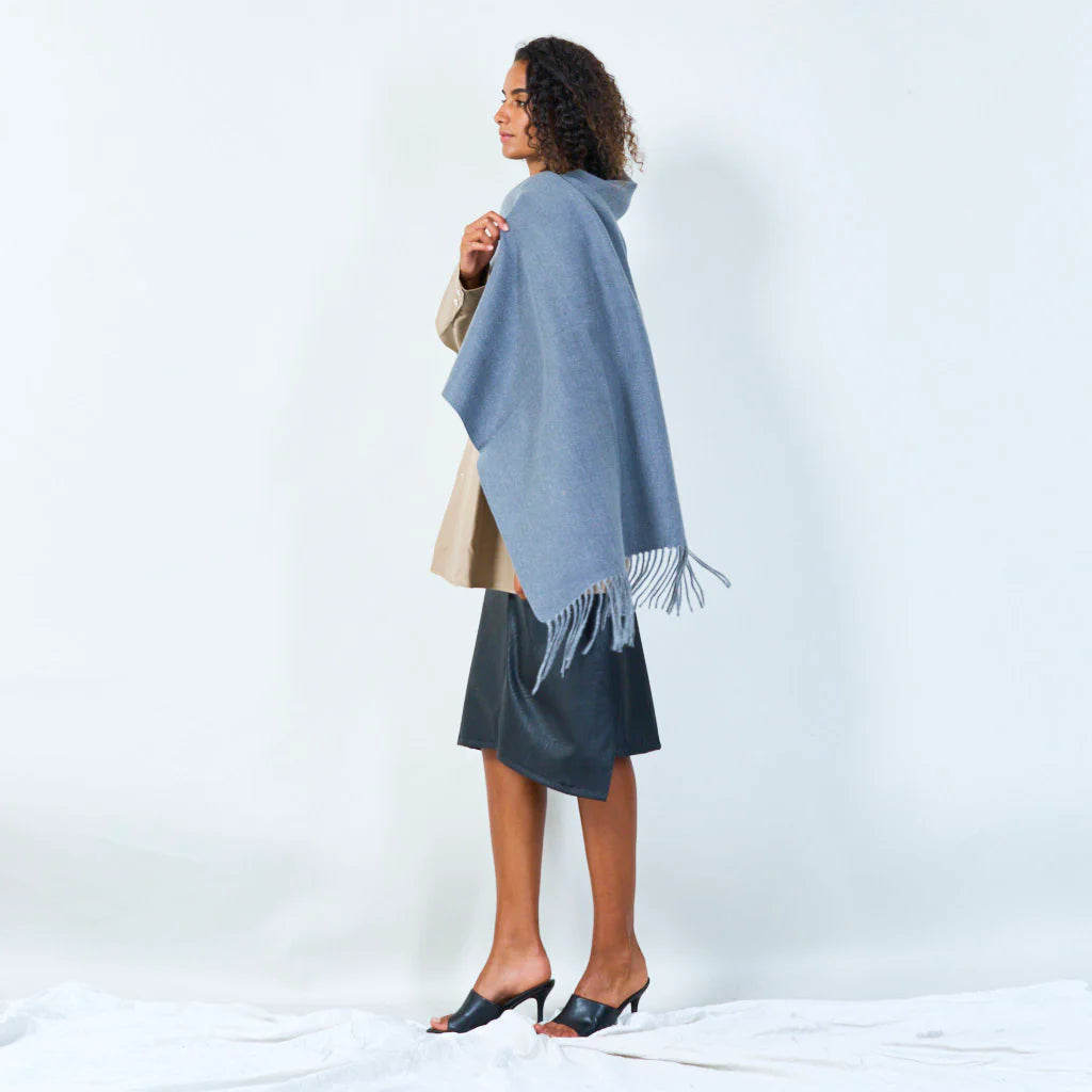 Classic solid color scarf with fringe