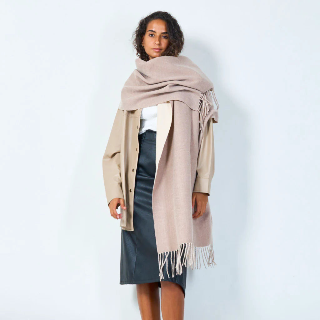 Classic solid color scarf with fringe